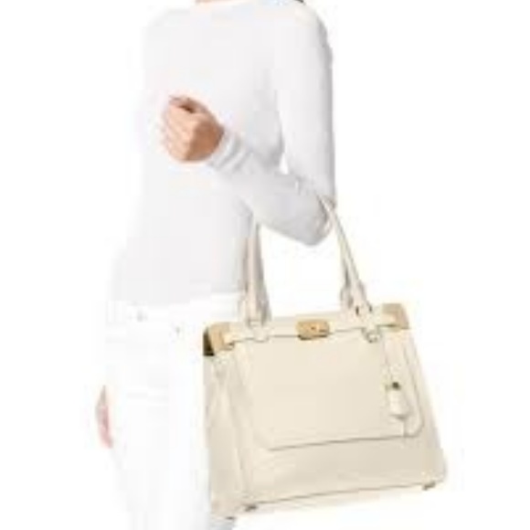 Michael Kors Handbags - Michael Kors Blake Large Pebbled Leather Satchel